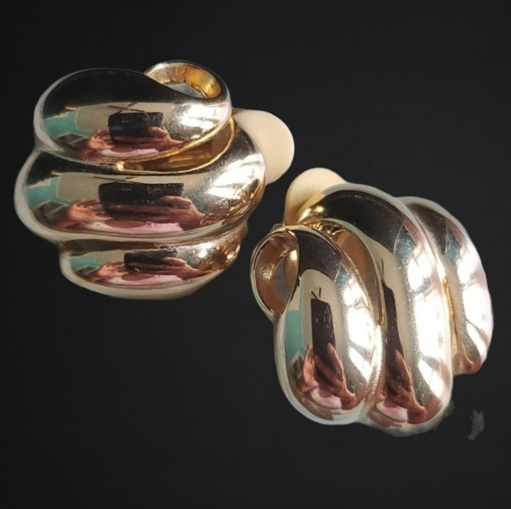 F.O. INC Vintage Clip On Earrings